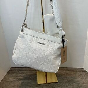 Steve Madden White crossbody Bag tote. NWT. Adjustable strap. Coin purse.